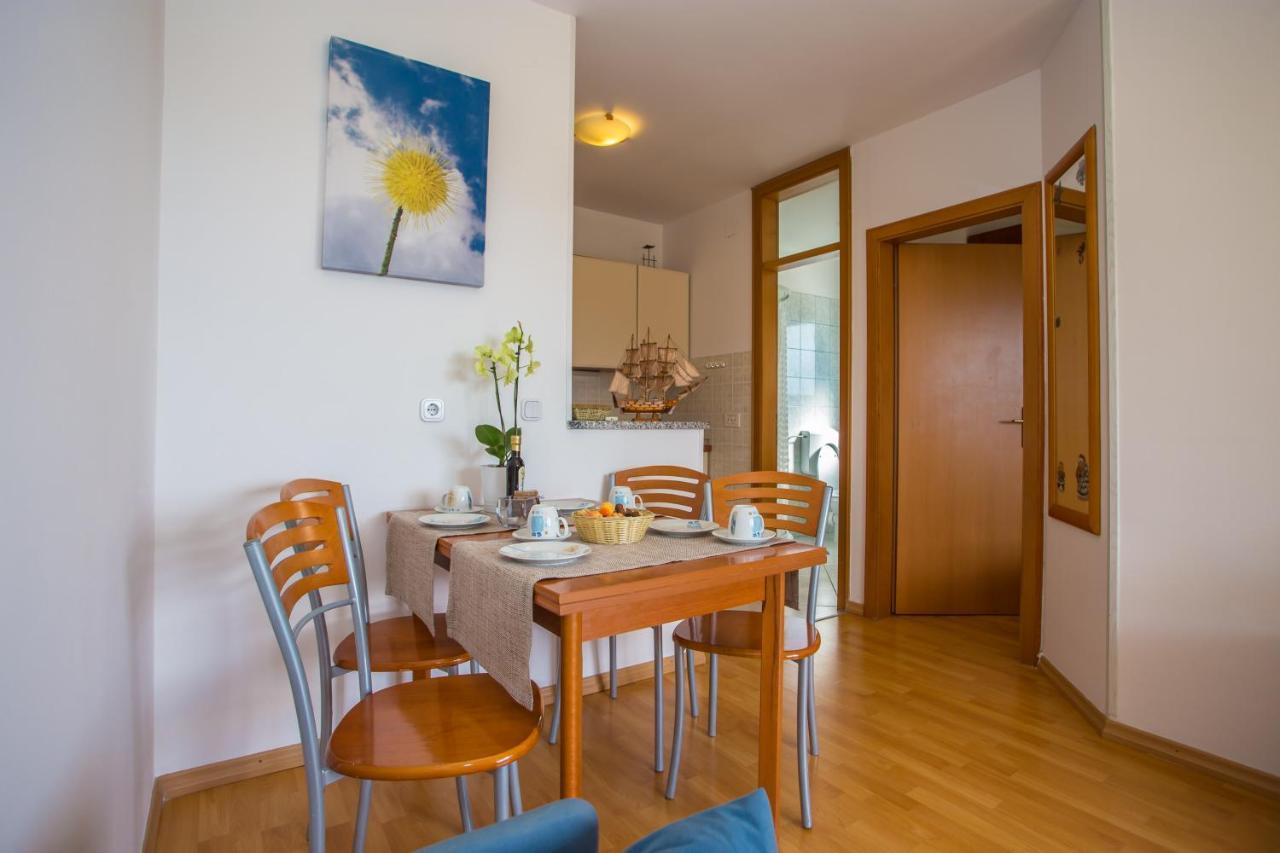 Апартаменты Apartman Vlado Врсар Экстерьер фото
